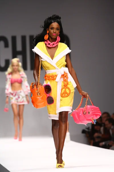 Model walks the runway during the Moschino show — Stock Photo, Image