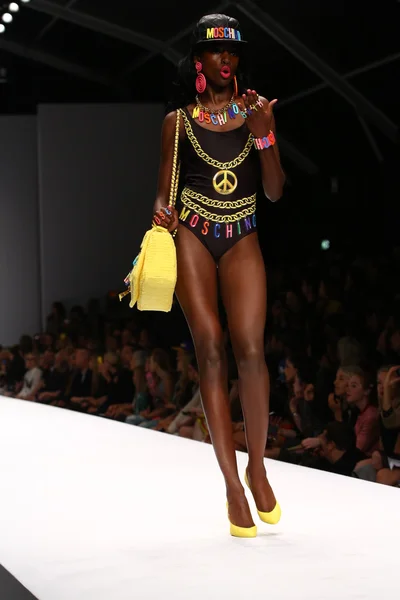 Model walks the runway during the Moschino show — Stock Photo, Image