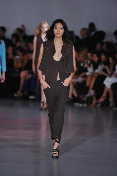 Model walks the runway during the Costume National show — Stock Photo, Image