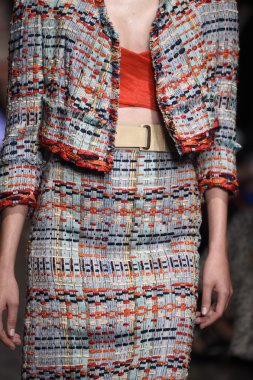 donna karan new york gösterisi pist model yürür