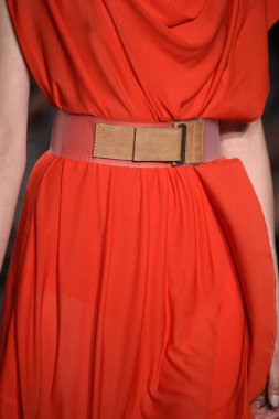 donna karan new york gösterisi pist model yürür