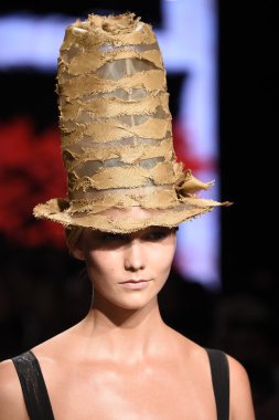 Karlie, kloss donna karan new york gösterisi pist yürür