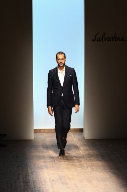 Tasarımcı massimiliano giornetti