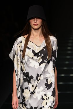 modeli pist yürür sırasında önizleme göster