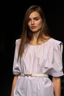 modeli pist yürür sırasında önizleme göster