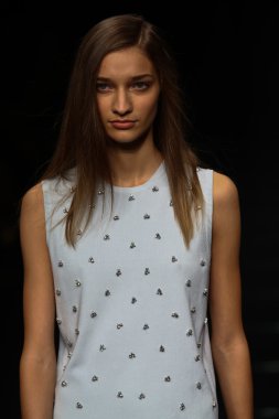 modeli pist yürür sırasında önizleme göster