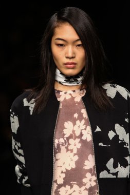 modeli pist yürür sırasında önizleme göster