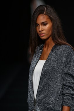 modeli pist yürür sırasında önizleme göster