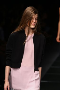 modelleri pistin final yürümek sırasında önizleme göster