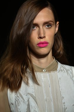 модель прогулянки на злітно-посадкової смуги під час шоу rimondi aquilano