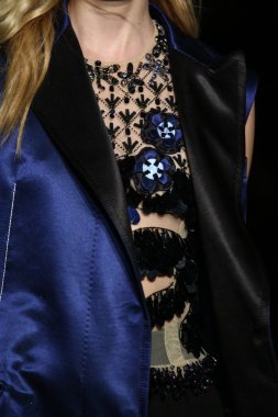 модель прогулянки на злітно-посадкової смуги під час шоу rimondi aquilano