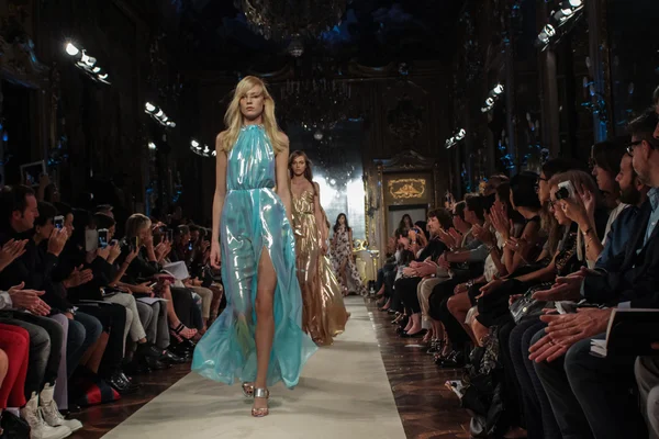 Models walk the runway finale during the Genny show — Stock Photo, Image