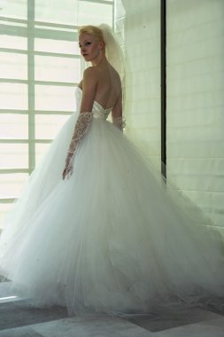 Justina mccaffrey bahar 2015 gelinlik koleksiyonu göster