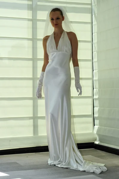 Justina McCaffrey Spring 2015 Pertunjukan koleksi pengantin — Stok Foto