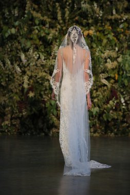 Claire Pettibone Güz 2015 Gelin Koleksiyonu gösteri
