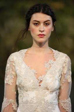 Claire Pettibone Güz 2015 Gelin Koleksiyonu gösteri