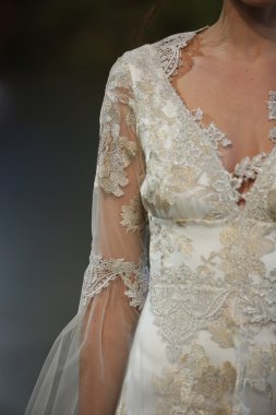 Claire Pettibone Güz 2015 Gelin Koleksiyonu gösteri