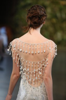 Claire Pettibone Güz 2015 Gelin Koleksiyonu gösteri