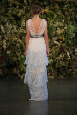 Claire Pettibone Güz 2015 Gelin Koleksiyonu gösteri