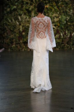 Claire Pettibone Güz 2015 Gelin Koleksiyonu gösteri