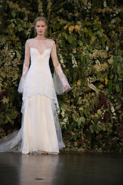 Claire Pettibone Güz 2015 Gelin Koleksiyonu gösteri