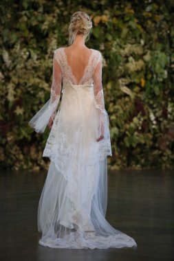 Claire Pettibone Güz 2015 Gelin Koleksiyonu gösteri