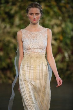 Claire Pettibone Güz 2015 Gelin Koleksiyonu gösteri