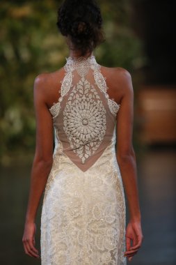 Claire Pettibone Güz 2015 Gelin Koleksiyonu gösteri