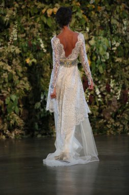 Claire Pettibone Güz 2015 Gelin Koleksiyonu gösteri