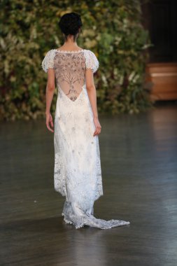 Claire Pettibone Güz 2015 Gelin Koleksiyonu gösteri