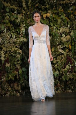 Claire Pettibone Güz 2015 Gelin Koleksiyonu gösteri