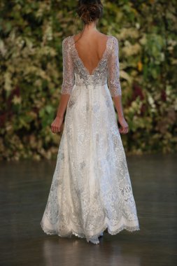 Claire Pettibone Güz 2015 Gelin Koleksiyonu gösteri