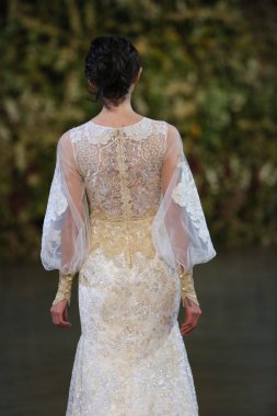 Claire Pettibone Güz 2015 Gelin Koleksiyonu gösteri