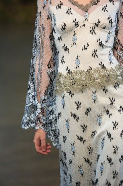 Claire Pettibone Güz 2015 Gelin Koleksiyonu gösteri
