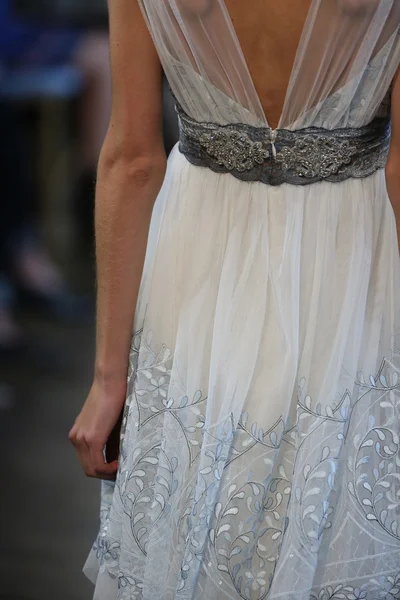 Шоу невест Клэр Петтибоун осень 2015 года — стоковое фото