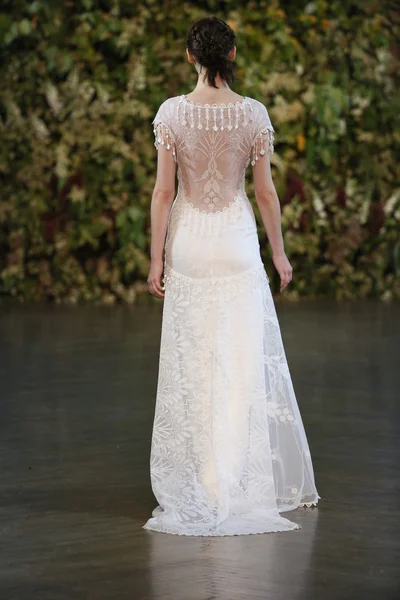 Claire Pettibone Otoño 2015 Colección nupcial Show — Foto de Stock