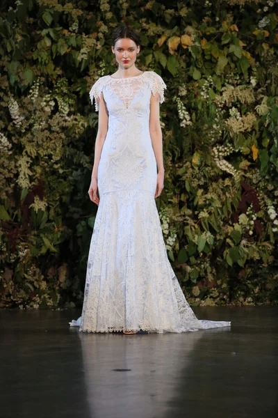 Claire Pettibone Podzim 2015 Svatební kolekce Show — Stock fotografie