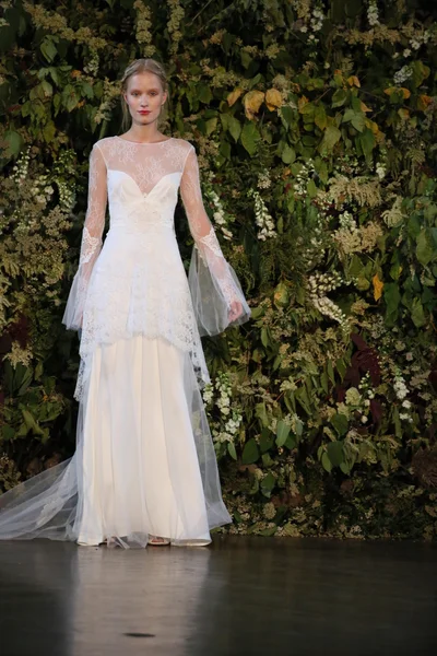 Claire Pettibone Fall 2015 Bridal Collection Show — Stock Photo, Image