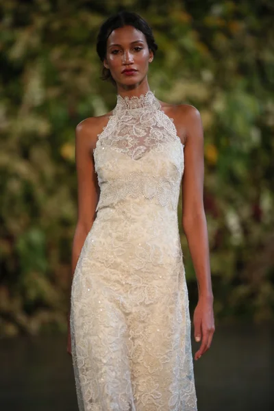 Claire Pettibone Podzim 2015 Svatební kolekce Show — Stock fotografie