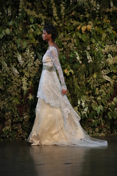 Claire Pettibone hösten 2015 Bridal Collection Show — Stockfoto