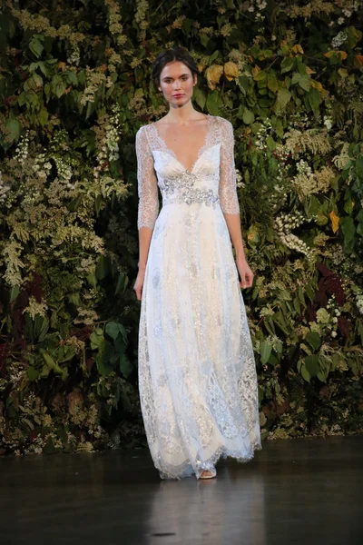 Claire Pettibone Podzim 2015 Svatební kolekce Show — Stock fotografie