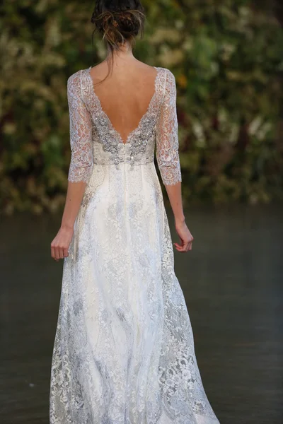 Claire Pettibone Podzim 2015 Svatební kolekce Show — Stock fotografie