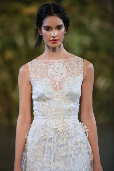 Claire Pettibone Otoño 2015 Colección nupcial Show —  Fotos de Stock