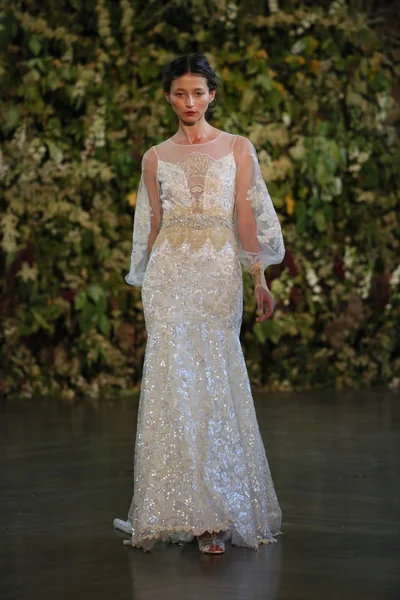 Claire Pettibone πτώση 2015 Bridal συλλογή Εμφάνιση — Φωτογραφία Αρχείου