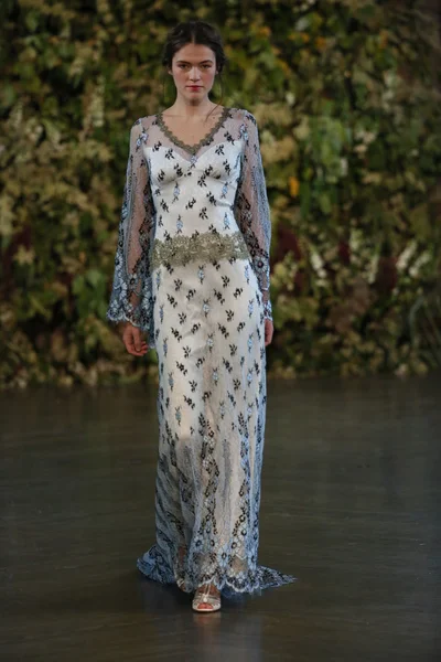 Claire Pettibone Otoño 2015 Colección nupcial Show —  Fotos de Stock