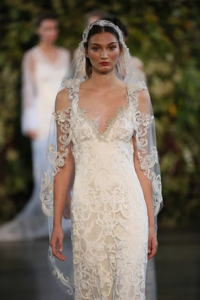 Claire Pettibone Fall 2015 Bridal Collection Show — Stock Photo, Image