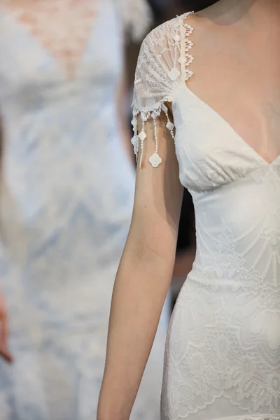 Claire Pettibone val 2015 Bridal Collection Toon — Stockfoto