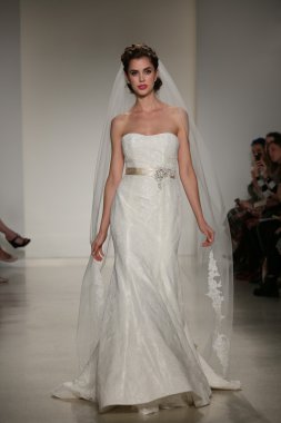 Anne Barge Güz 2015 Gelin Koleksiyonu göster