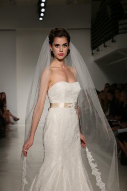 Anne Barge Güz 2015 Gelin Koleksiyonu göster