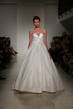 Anne Barge Güz 2015 Gelin Koleksiyonu göster